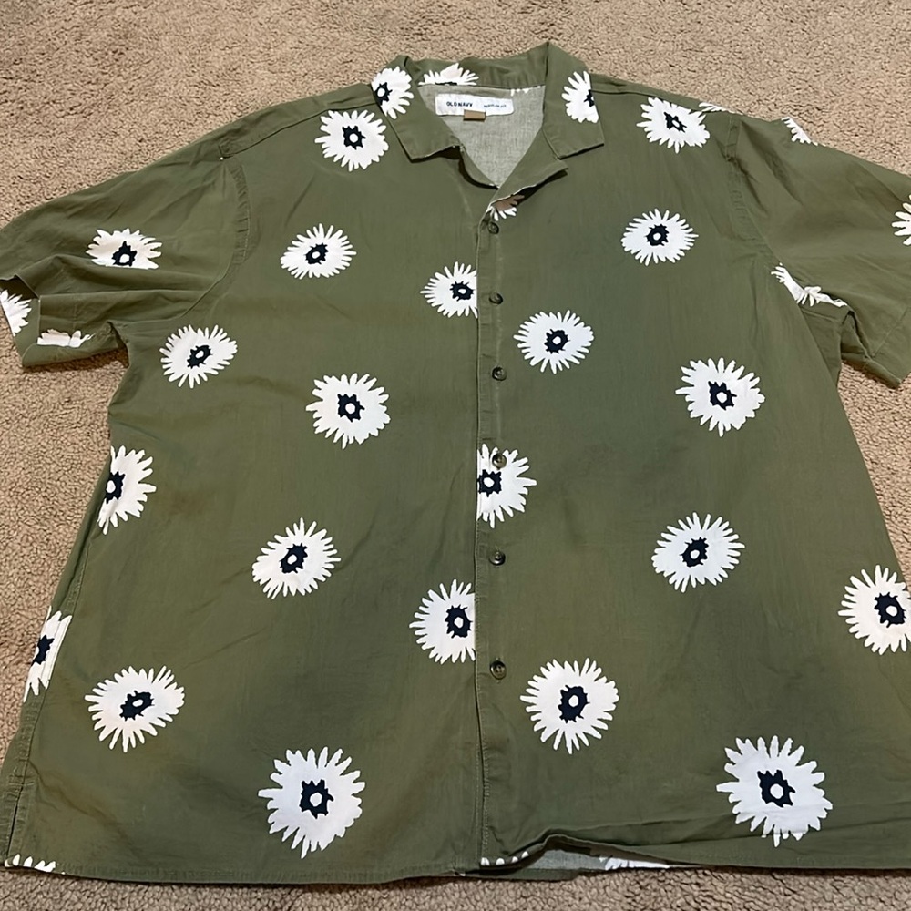 Old Navy Men’s Button Down Shirt